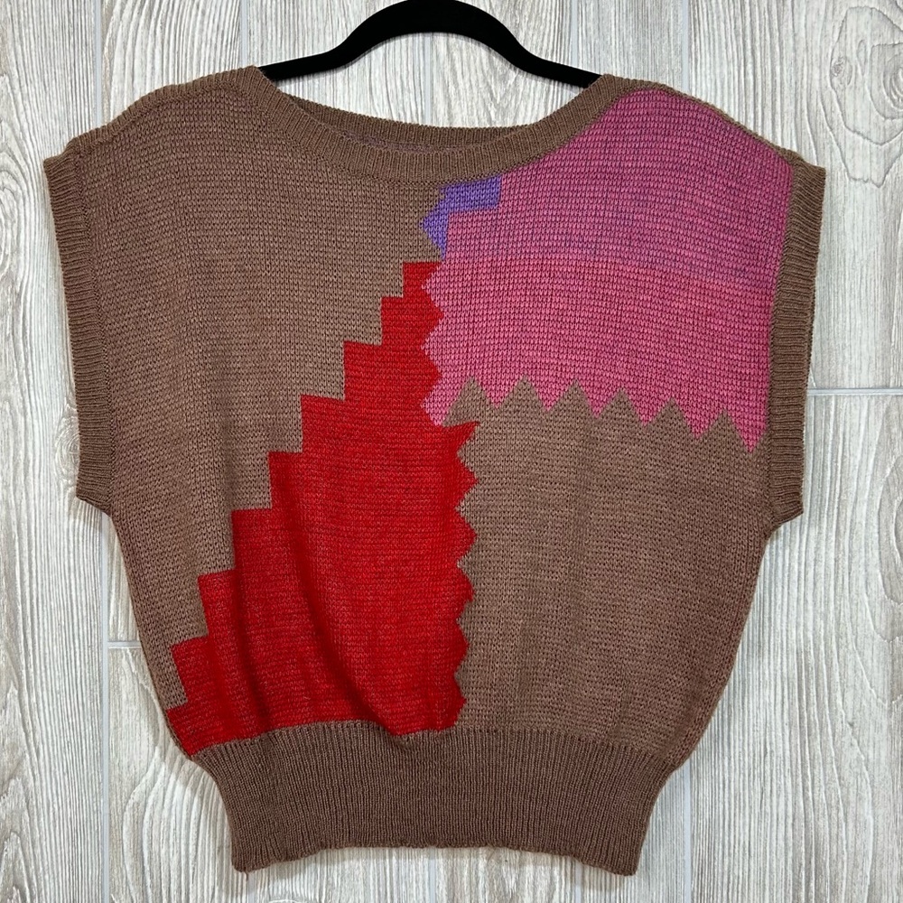 Vintage 80’s Gotham Geometric Knit Sweater in Tan, Red and Pink Size Large